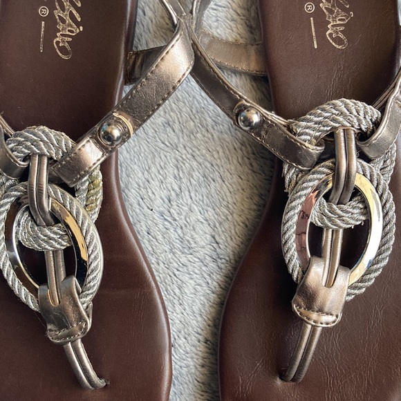 👠BOGO FREE👠MOSSIMO💫 Women’s Silver Sling Back Flat Sandals with Rope Design - Picture 3 of 7